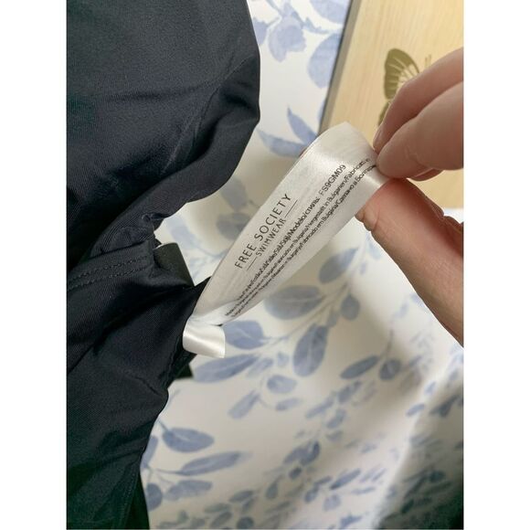 Free Society Swimwear One Piece Bathing Suit Black Size 8 - Picture 3 of 8